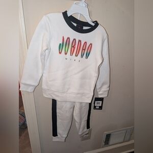 Jordan Boys' White Tracksuit Set Size 3T BNWT